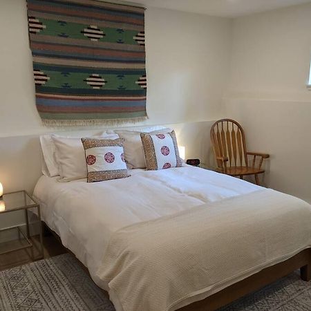 Bright Modern 1Br Suite In Sooke Village Core Exterior foto