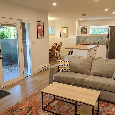 Bright Modern 1Br Suite In Sooke Village Core Exterior foto