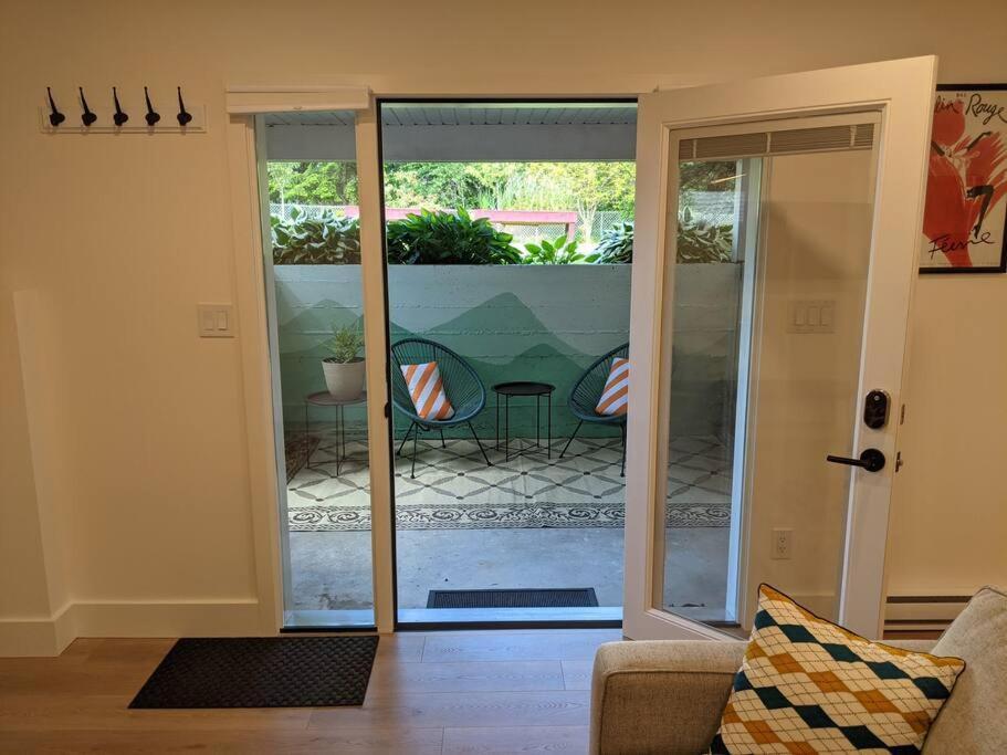 Bright Modern 1Br Suite In Sooke Village Core Exterior foto